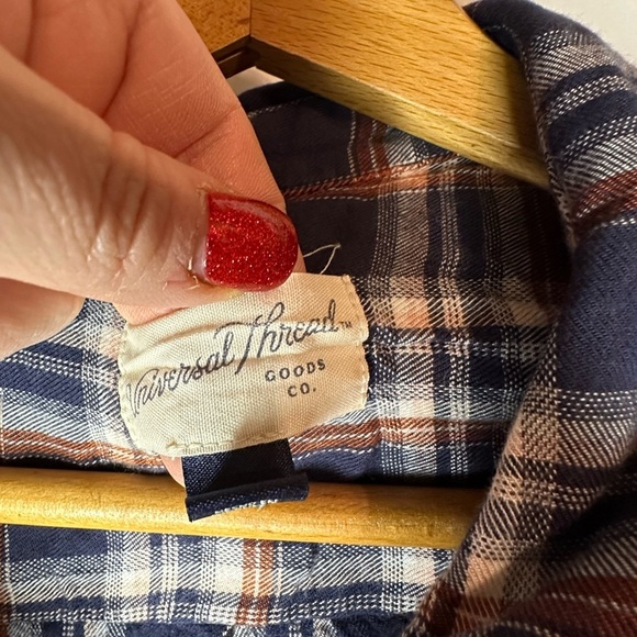 Universa Thread Women’s plaid button down shirt size XL - Picture 4 of 12